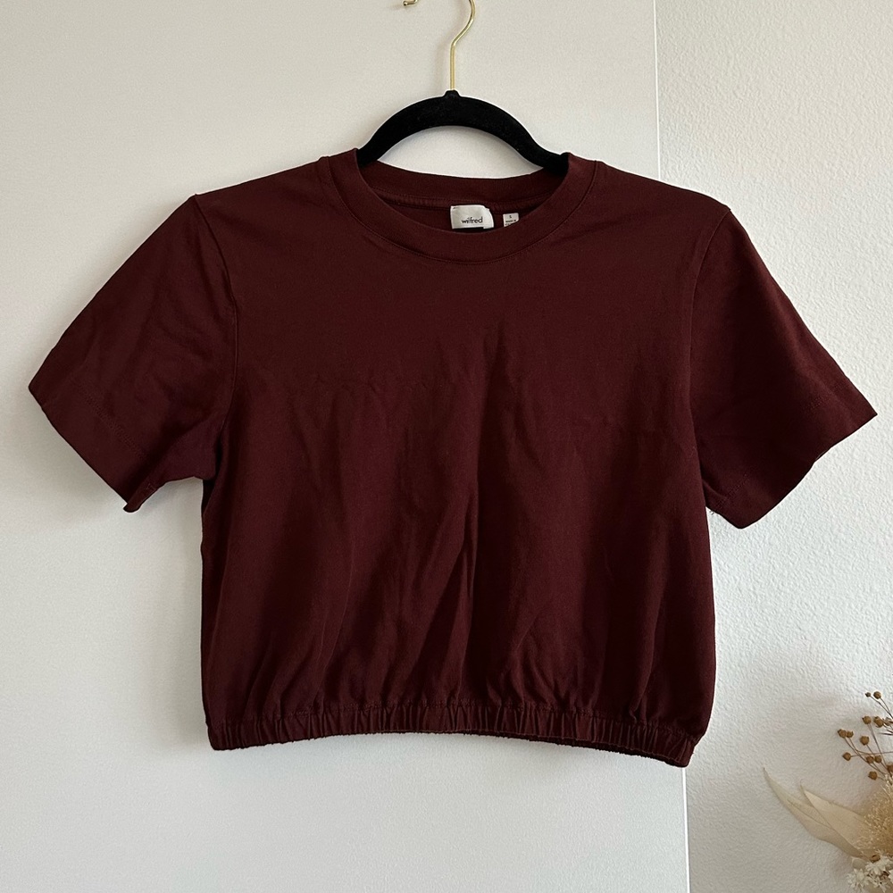 Maroon Aritzia/Wilfred Cropped Tee